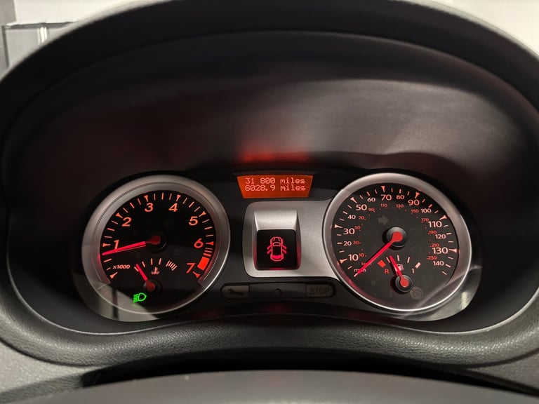 2012 Renault Clio 1.2 16V Dynamique TomTom 5dr HATCHBACK Petrol Manual