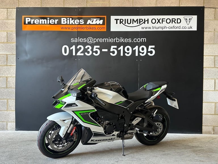 STUNNING ONE OWNER 2024/24 KAWASAKI ZX-10R MOTORCYCLE 