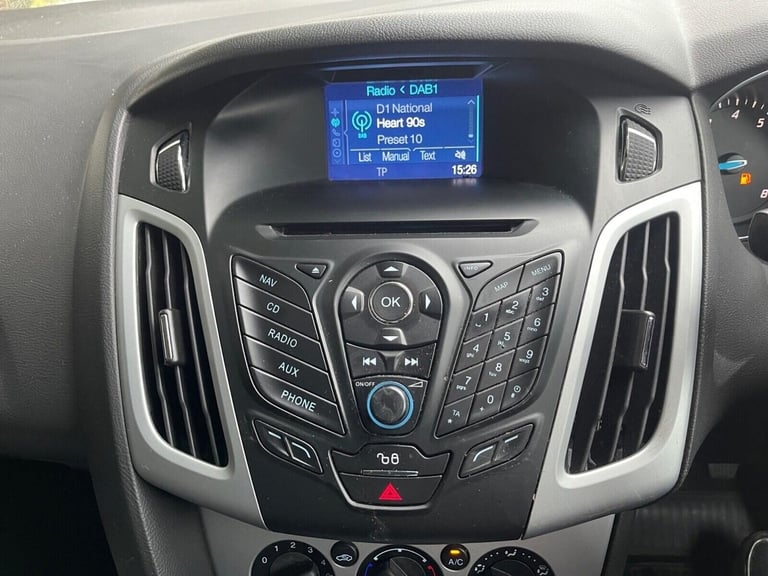 2014 Ford Focus 1.0 EcoBoost Zetec Navigator 5dr HATCHBACK PETROL Manual