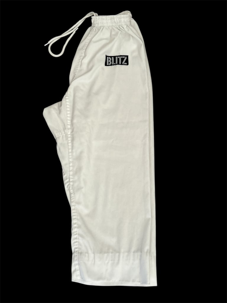 Blitz Complete Lightweight Karate Gi 6oz & Belt Size Inside Leg 22”-25”