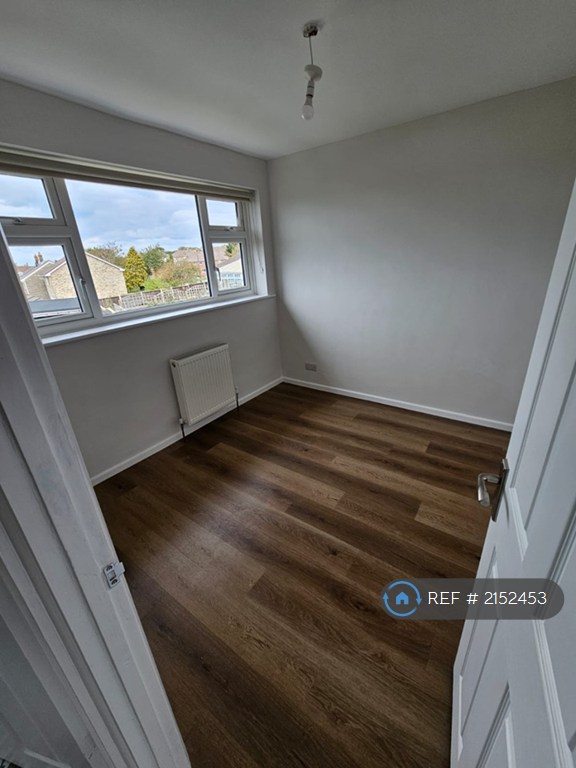 3 bedroom house in Harvey Close, East Cowes, PO32 (3 bed) (#2152453)