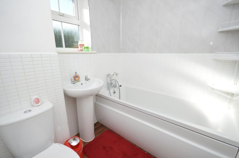 4 Bed room house available to rent in Corby, Little stanion area