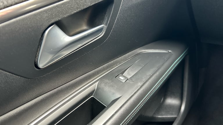 2022 Peugeot 3008 1.2 PureTech Allure Premium + SUV 5dr Petrol Manual Euro 6 (s/s) (130 ps) SUV P...