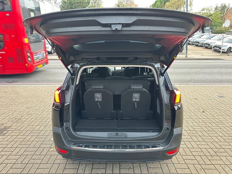 2018 Peugeot 5008 1.2 PureTech Allure EAT Euro 6 (s/s) 5dr HATCHBACK Petrol Automatic