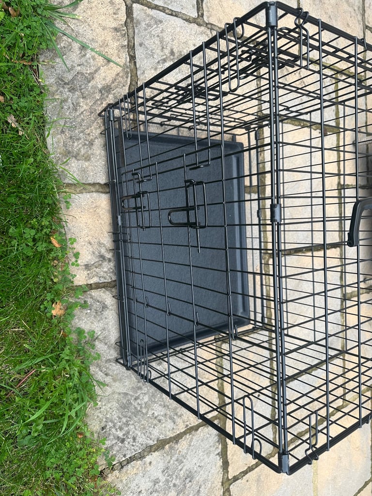 Lovely black dog crate for small/toy dog.