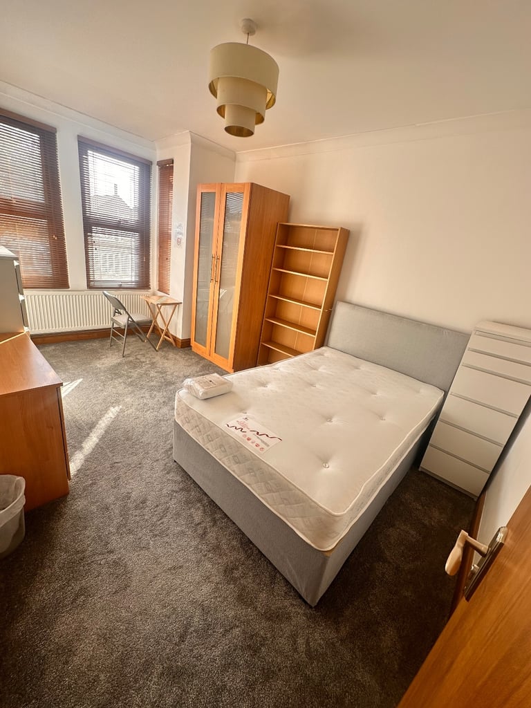 Ilford/ Gants Hill female professional to share our home