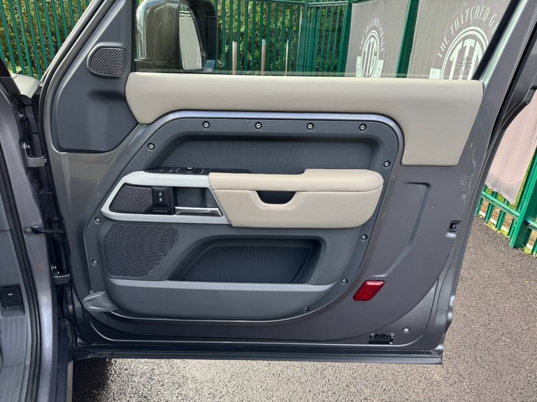 2021 Land Rover Defender 2.0 P300 HSE 90 3dr Auto [6 Seat] Estate Petrol Automatic