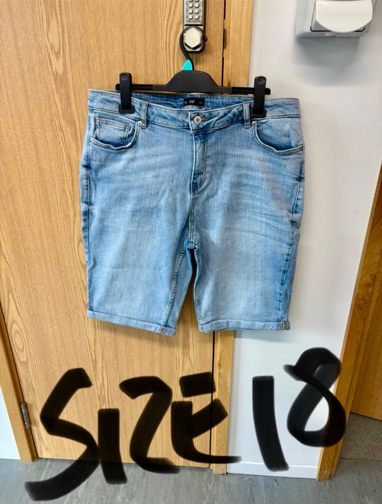 Ladies Clothing Size 18