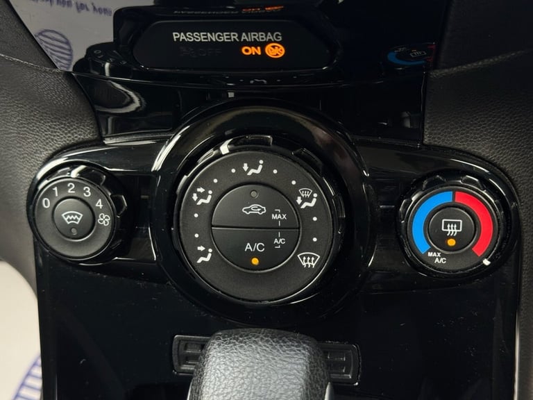 2015 Ford Fiesta 1.0T EcoBoost Zetec Hatchback 5dr Petrol Powershift Euro 6 (100 ps) Hatchback Pe...