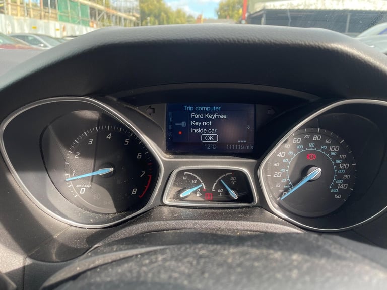 2011 Ford Focus 1.6 Titanium Euro 5 5dr HATCHBACK Petrol Manual