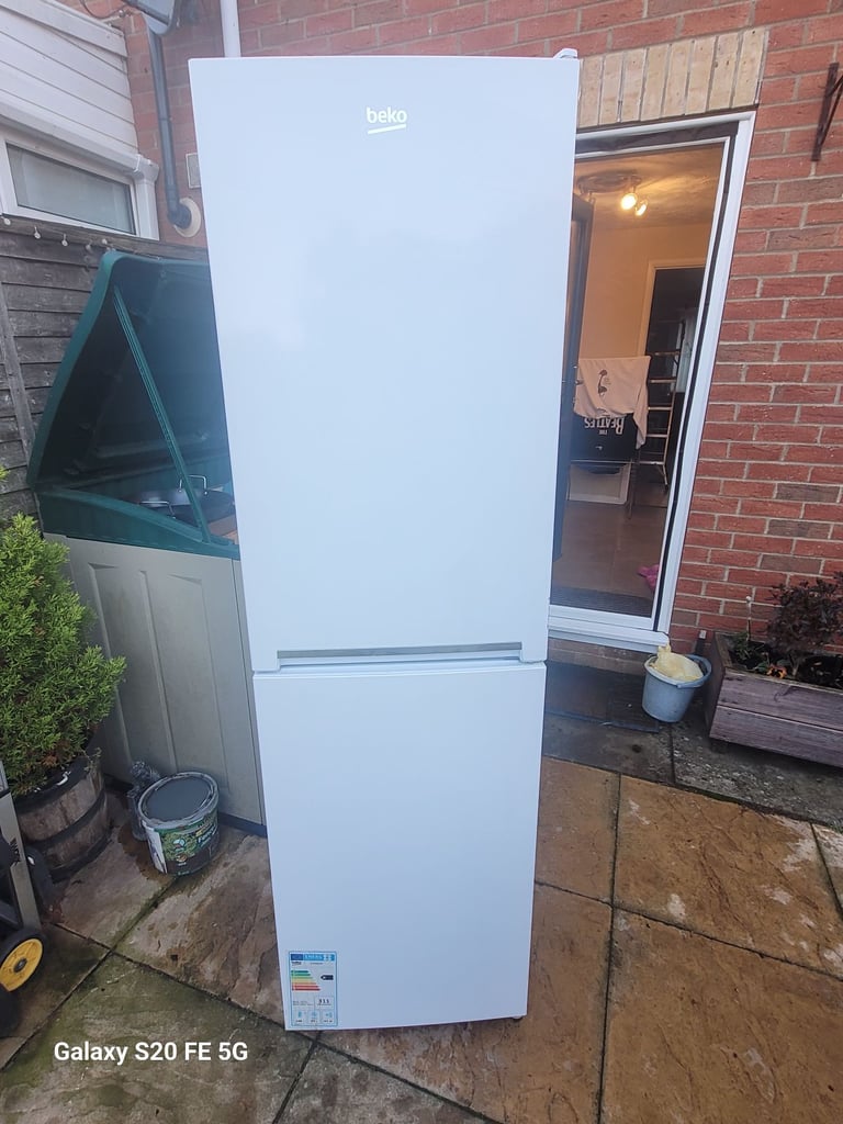 Tall Beko Fridge Freezer, delivery available 