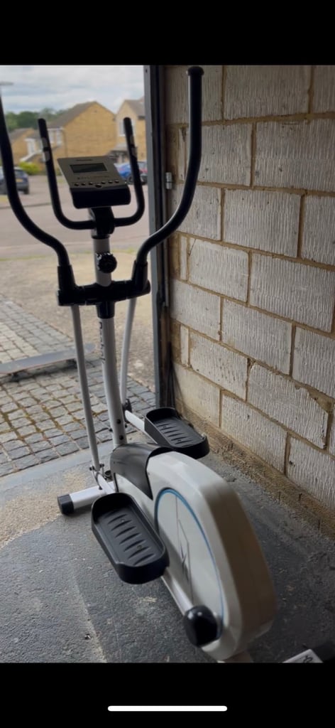 image for Cross trainer reebok