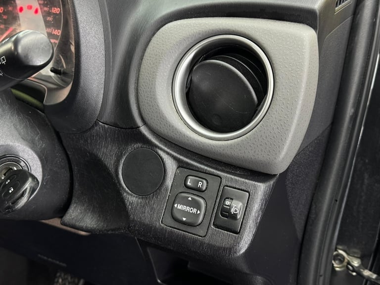 TOYOTA YARIS 1.4 D-4D TR 2012