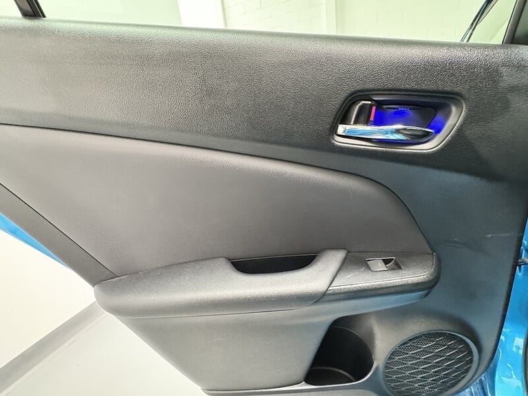 2025 Toyota Prius Vvt-I Active Hatchback HYBRID ELECTRIC Semi Automatic