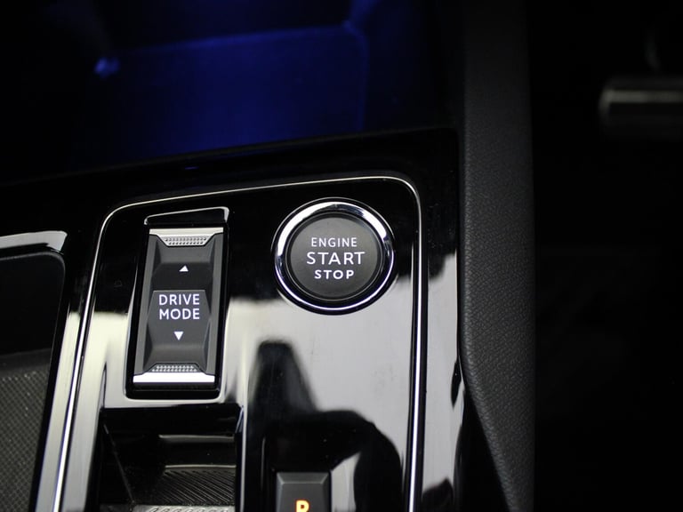2024 Peugeot 3008 1.6 Hybrid 225 Allure 5dr e-EAT8 Crossover/SUV PETROL/ELECTRIC Automatic