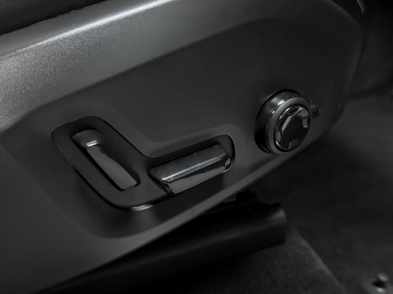 2021 Volvo XC60 R-Design Pro T8 AWD (390 hp) Auto ESTATE Petrol/Electric Hybrid Automatic