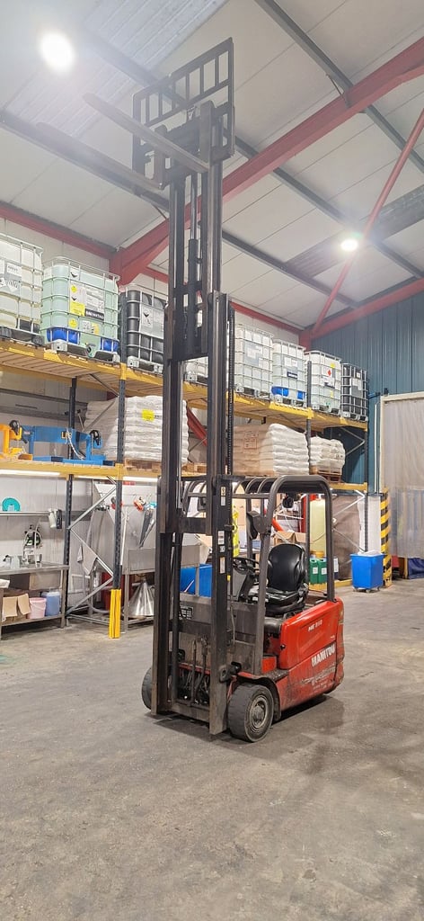 Reliable 2017 Manitou 1.8T electric forklift in good working condition.