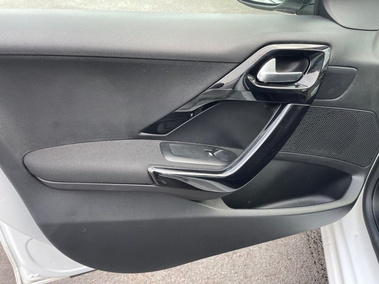2018 Peugeot 208 1.2 PureTech Allure Premium 5dr HATCHBACK PETROL Manual