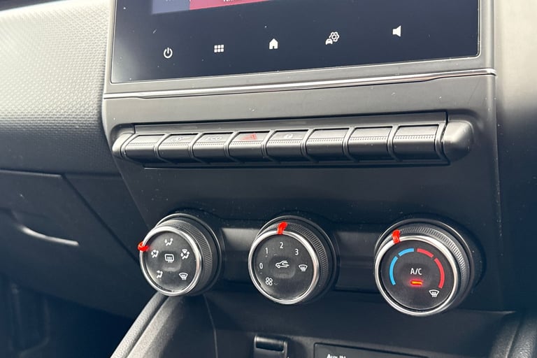 2020 Renault Clio 1.0 TCe Iconic Euro 6 (s/s) 5dr Hatchback PETROL Manual