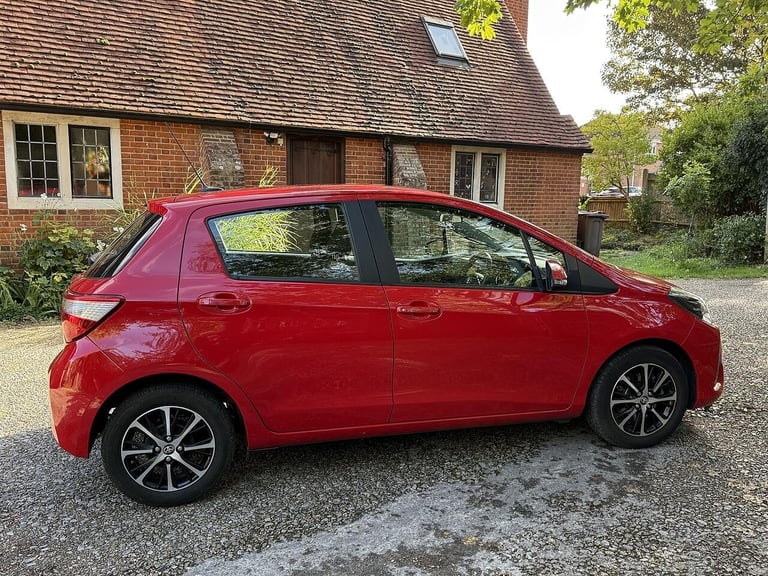2019 Toyota Yaris 1.5 VVT-i Icon Tech Euro 6 5dr HATCHBACK Petrol Manual