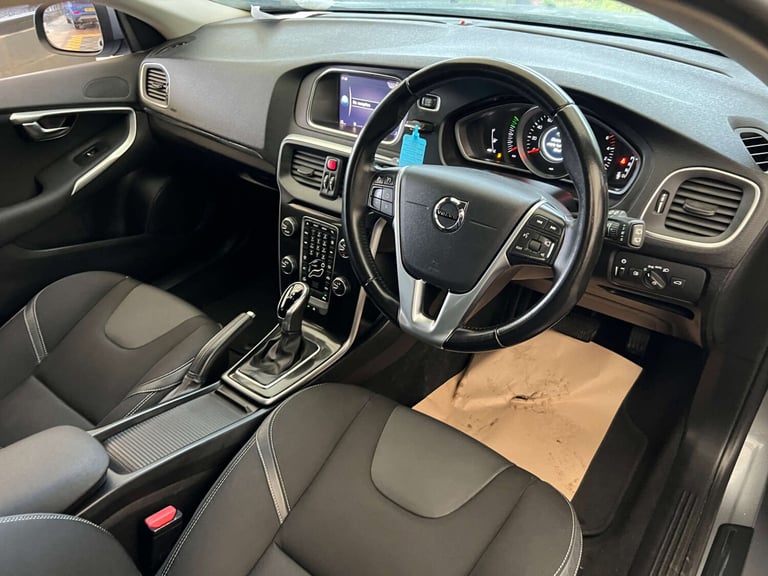 2018 Volvo V40 D3 [4 Cyl 150] Momentum Nav Plus 5dr Geartronic HATCHBACK DIESEL Automatic