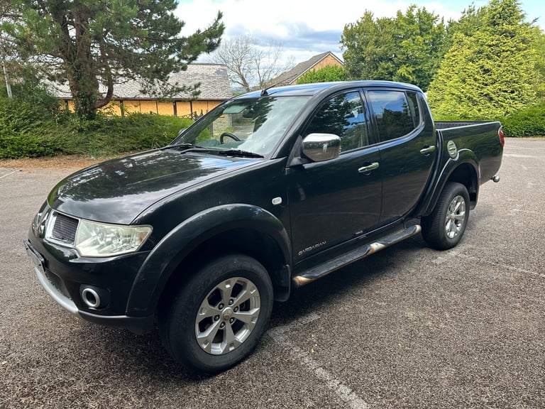 2013 Mitsubishi L200 Double Cab DI-D Barbarian 4WD Auto 176Bhp PICK UP Diesel Automatic