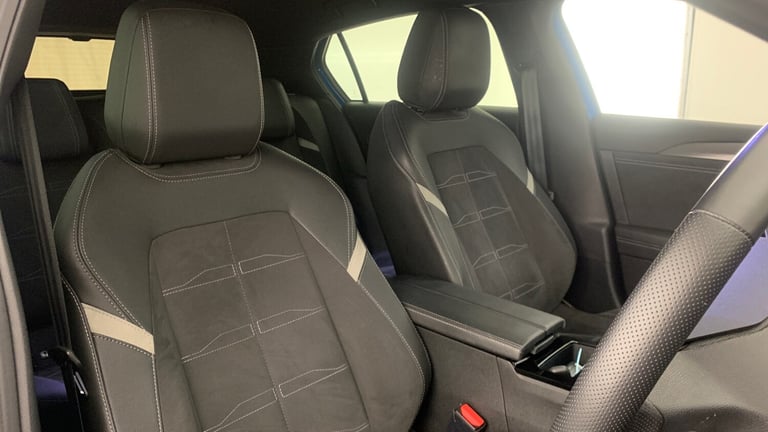 2023 Vauxhall Astra 54kWh Ultimate Hatchback 5dr Electric Auto (156 ps) Hatchback Electric Automatic