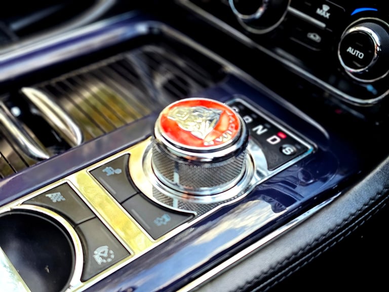 JAGUAR XJ V6 275ps 3.0d PREMIUM LUXURY NAV AUTO🔥