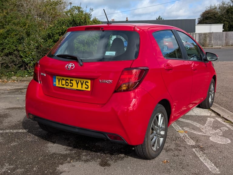 2015 Toyota Yaris 1.3 Icon Vvt-i 5 Door Petrol Hatchback 1 Owner FMDSH Hatchback Petrol Manual