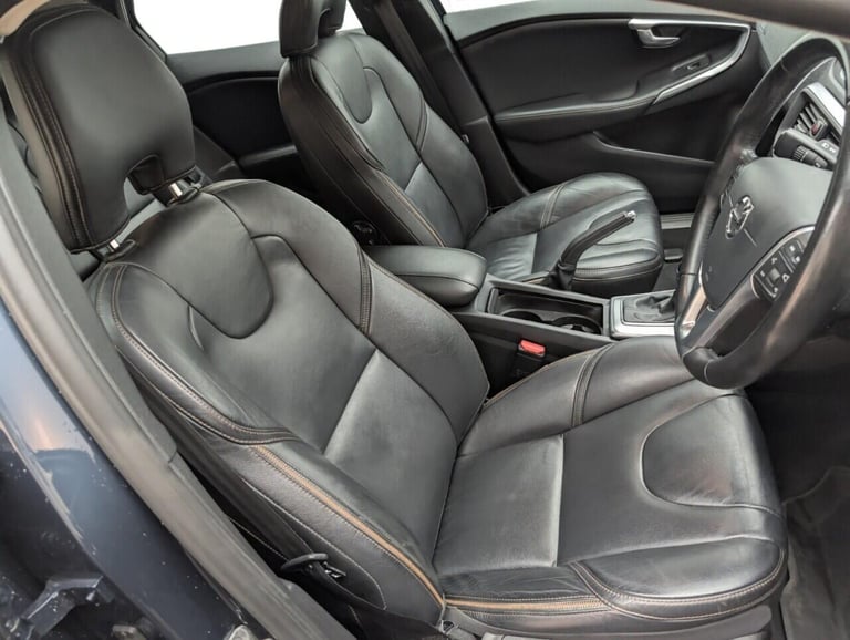 2019 Volvo V40 Cross Country 1.5 T3 Edition Hatchback 5dr Petrol Auto Euro 6 (s/s) (152 ps) 18'' ...