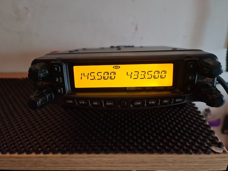 Yaesu ft8800