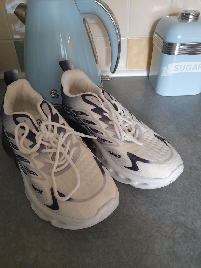 image for Ladies trainers