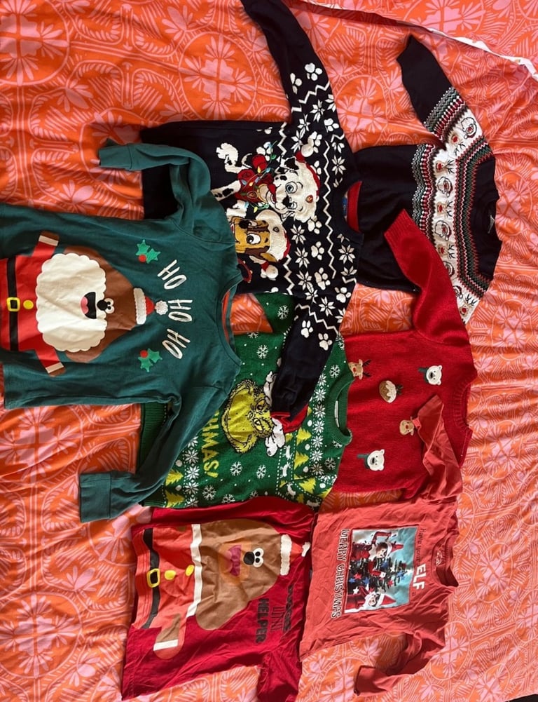 Christmas jumper bundle 3-4 years 