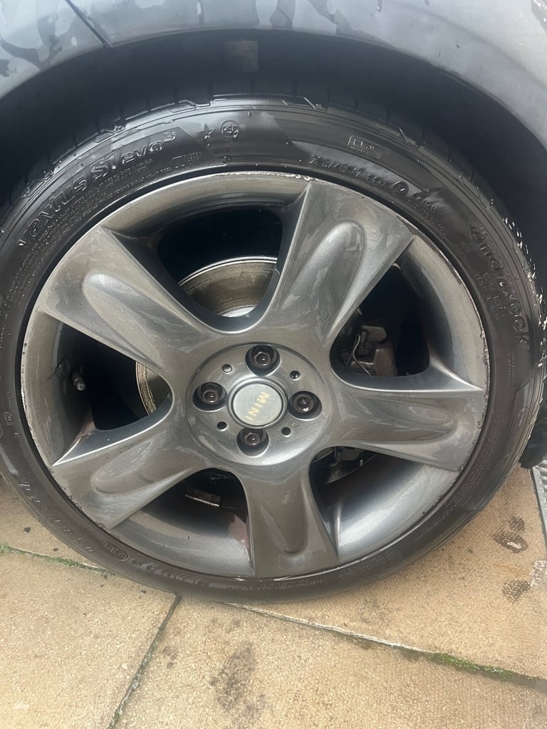 Mini Cooper s grey alloy wheels with tyre 17”
