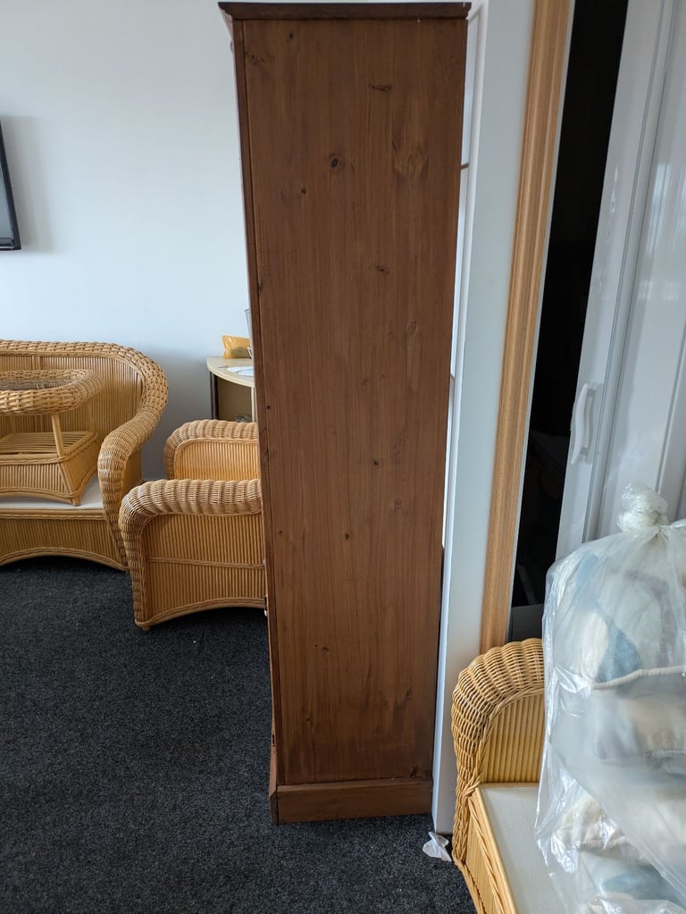 📚 Solid Wood Bookcase / Storage Unit with Cupboard Base