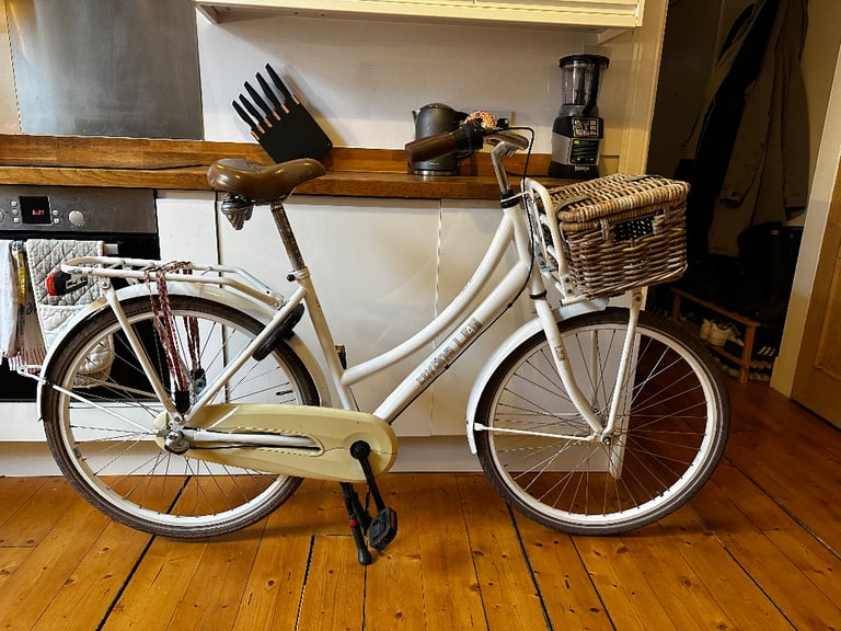 image for Cortina L4 Dutch City bike 