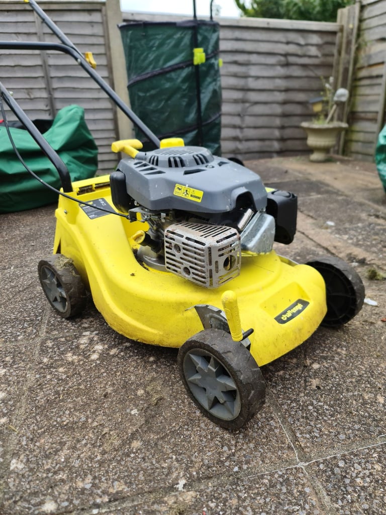 Challenge XSS40E Lawnmower