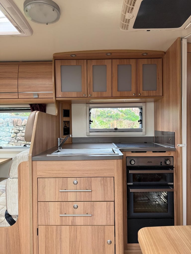 2013 Bailey Approach 745 SE - 2 ltr - 50,000 Miles - 4 Berth / 4 Belts