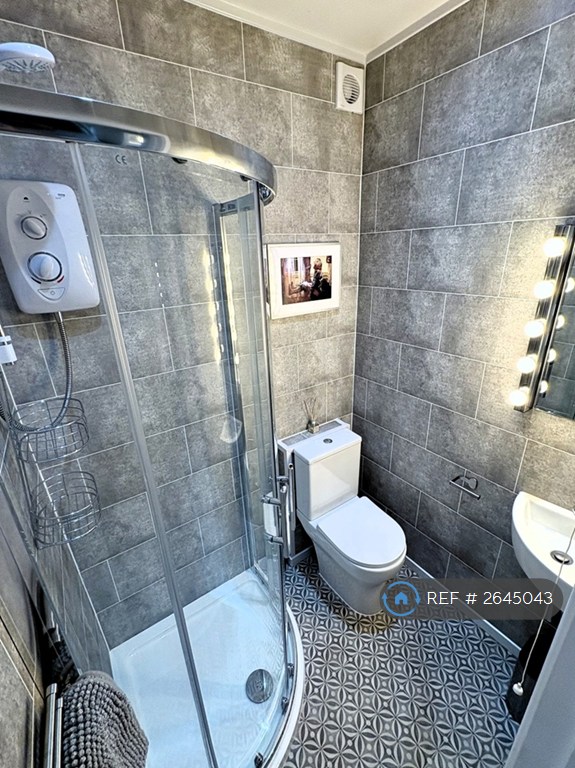 6 bedroom house in Empress Road, Liverpool, L7 (6 bed) (#2645043)