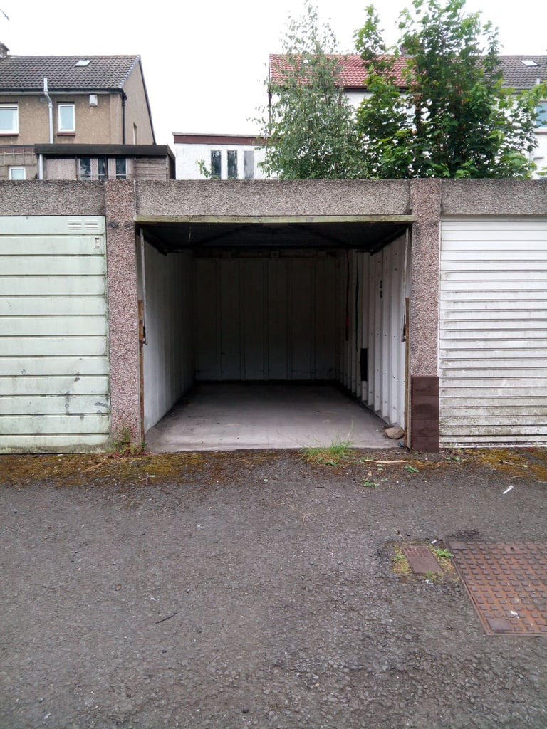 Secure dry lockup garage for rent