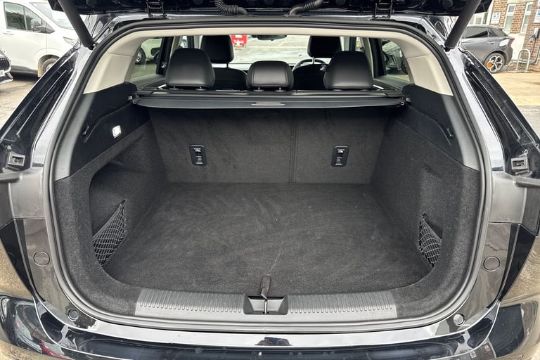 2025 MG MG HS 106287 Hatchback Petrol Automatic