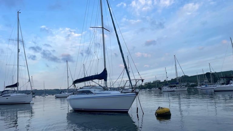 Hunter 27 O.O.D. sailing yacht