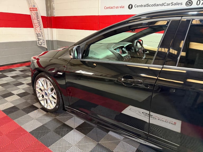 2017 Ford Focus 1.0T EcoBoost ST-Line Euro 6 (s/s) 5dr ESTATE Petrol Manual