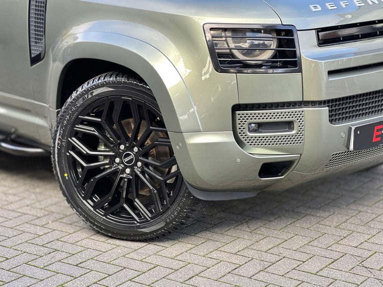2020 Land Rover Defender 110 2.0 SD4 S SUV + BODYKIT + 22 ALLOYS + 5dr Diesel Auto 4WD Euro 6 (s/...