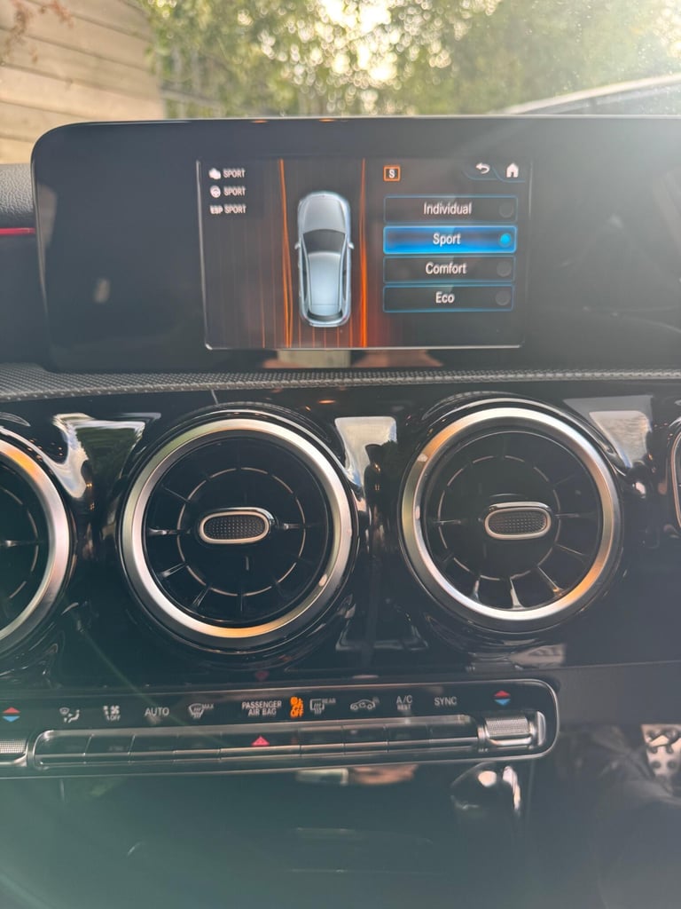 MERCEDES-BENZ A CLASS 2.0 A200d AMG Line 2019