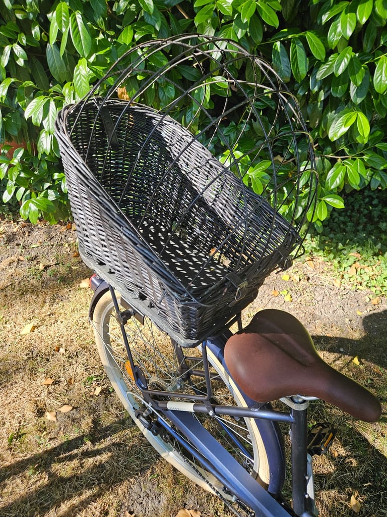 Btwin Elops Dutch style Bikes – men and ladies