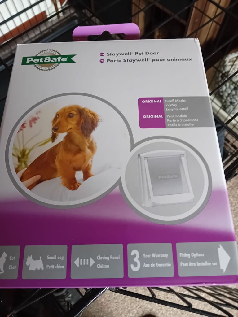 Cat/small dog flap