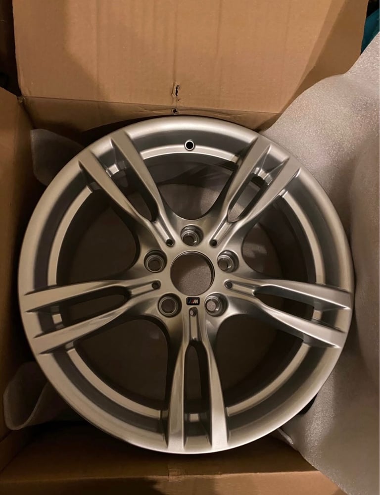 Genuine BMW Alloy Wheels 400M M Sport – Brand New in Box