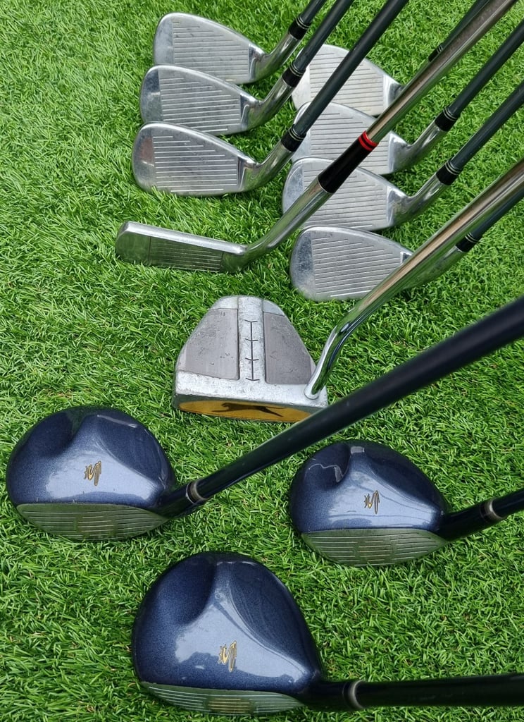 KING COBRA SZ - Lite flex Graphite 5-SW, Cobra OFFSET 3-5-7, putters x2 & trolley bag