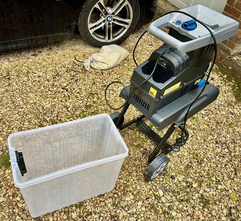 image for Mac Allister MQS2800-3 Corded 200kg/hr 2800W Silent Shredder